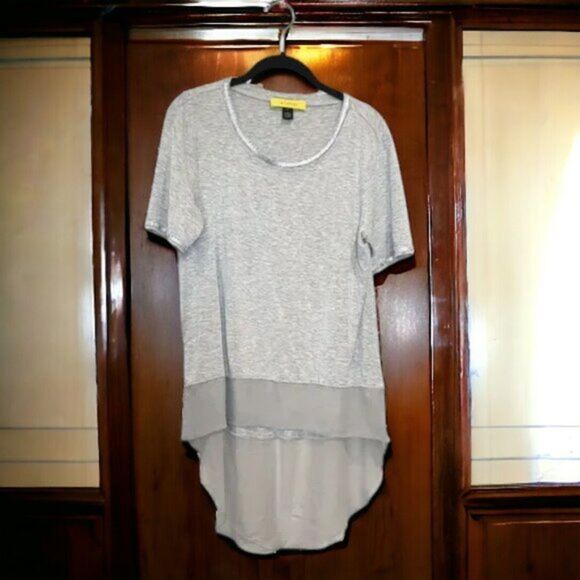 St. John Hi Lo Sequin Trim Top - Picture 3 of 11